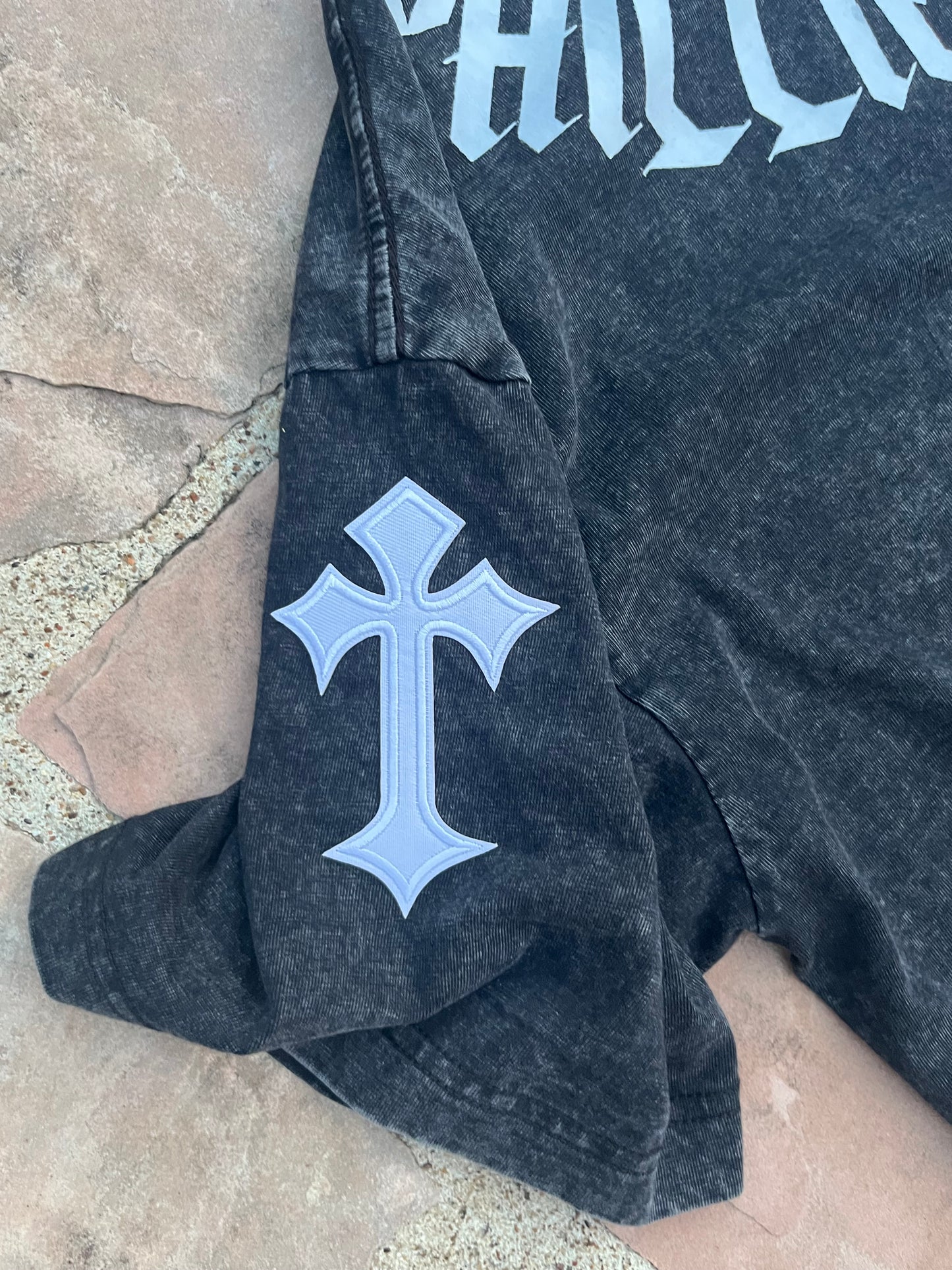001  BLACK OVERSIZED WASHED TEE CROSS PATHES